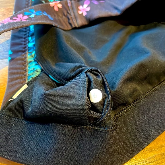 Lululemon In A Flash mesh Bra in Petal Pop in multi color with black background - Picture 9 of 11